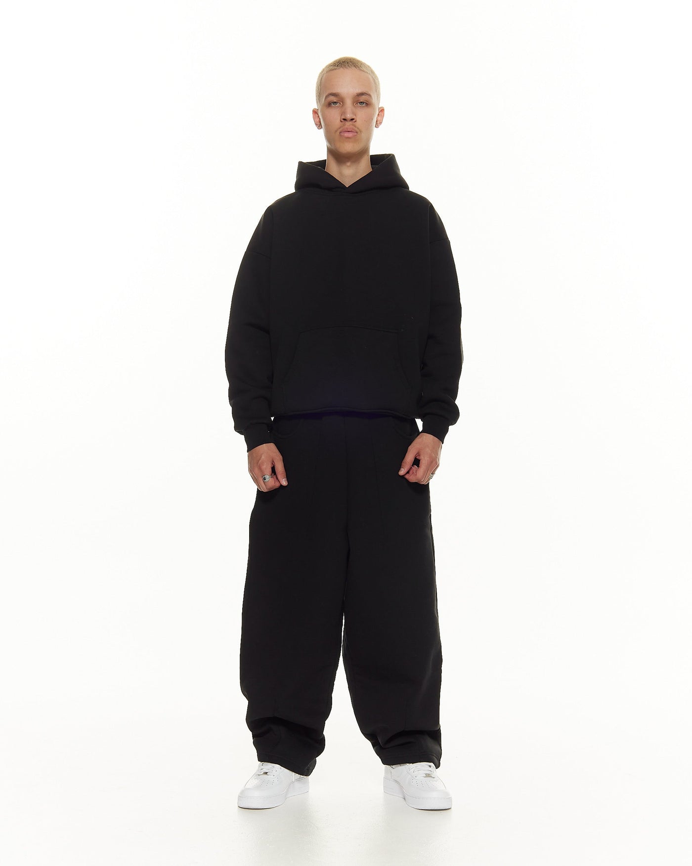 JOGGING CONFORT COUPE DROITE - NOIR