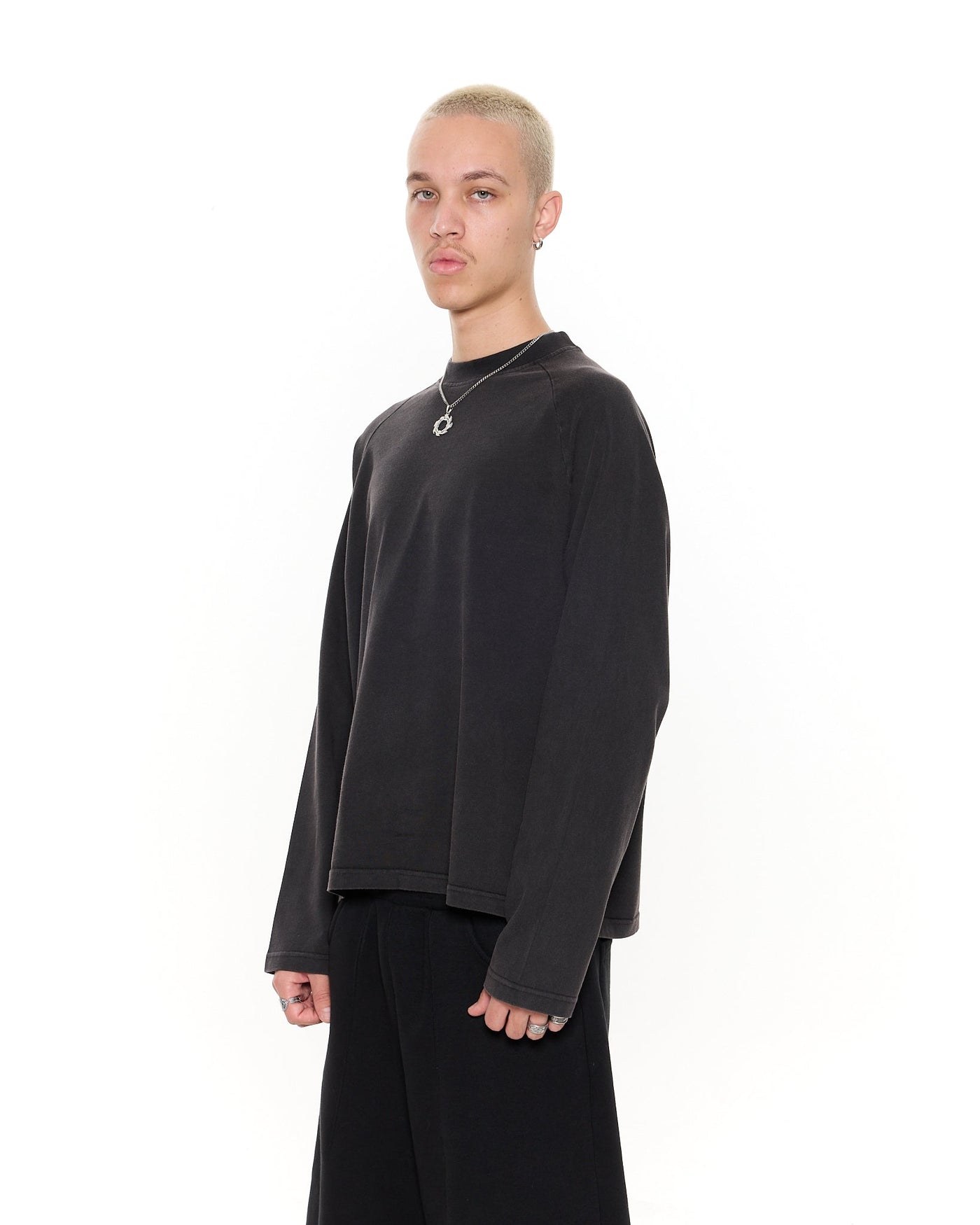 T-SHIRT MANCHES LONGUES - NOIR DÉLAVÉ