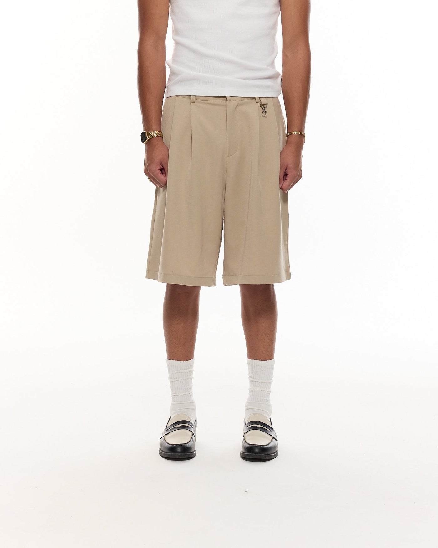 SHORT À PINCE - BEIGE
