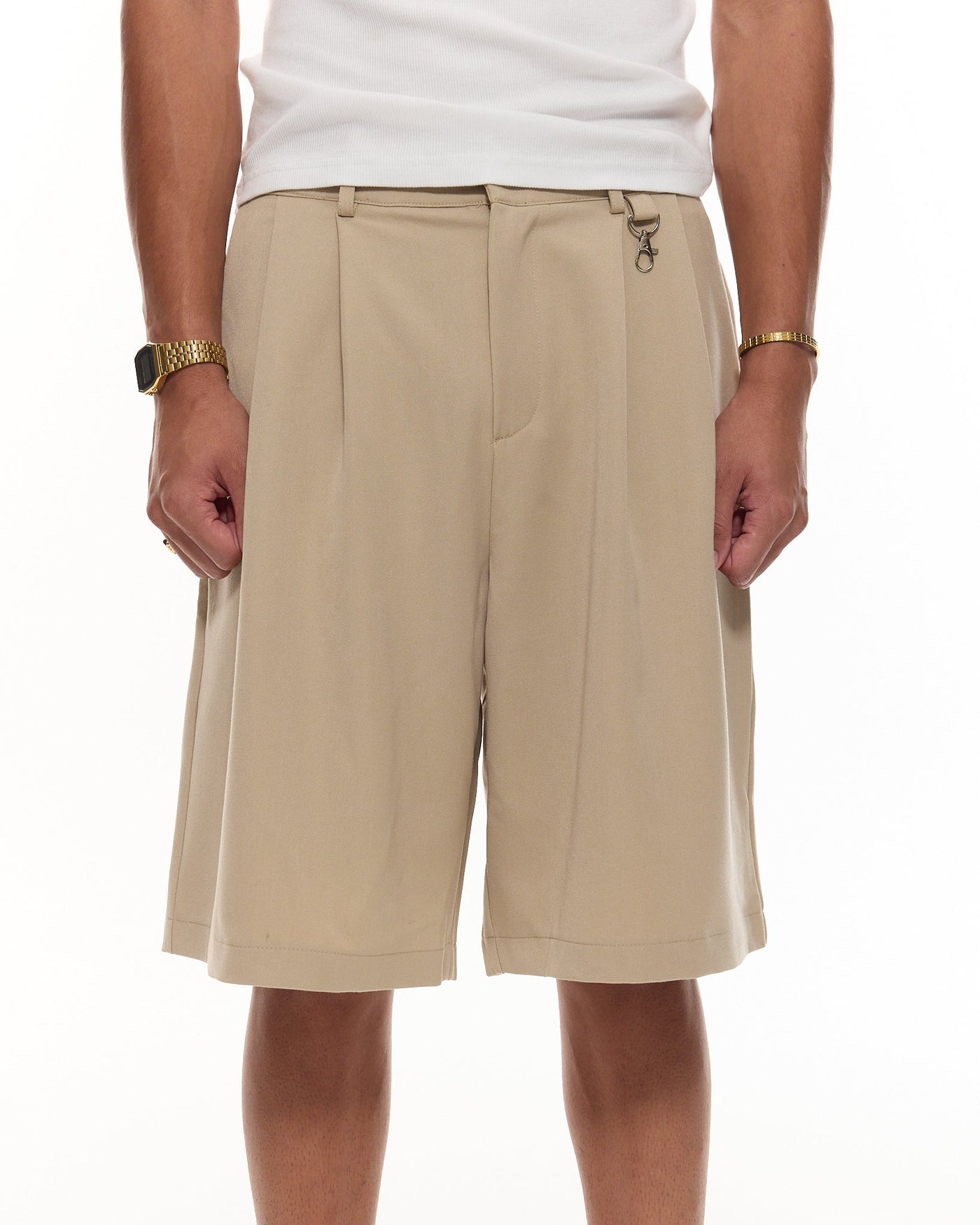 SHORT À PINCE - BEIGE