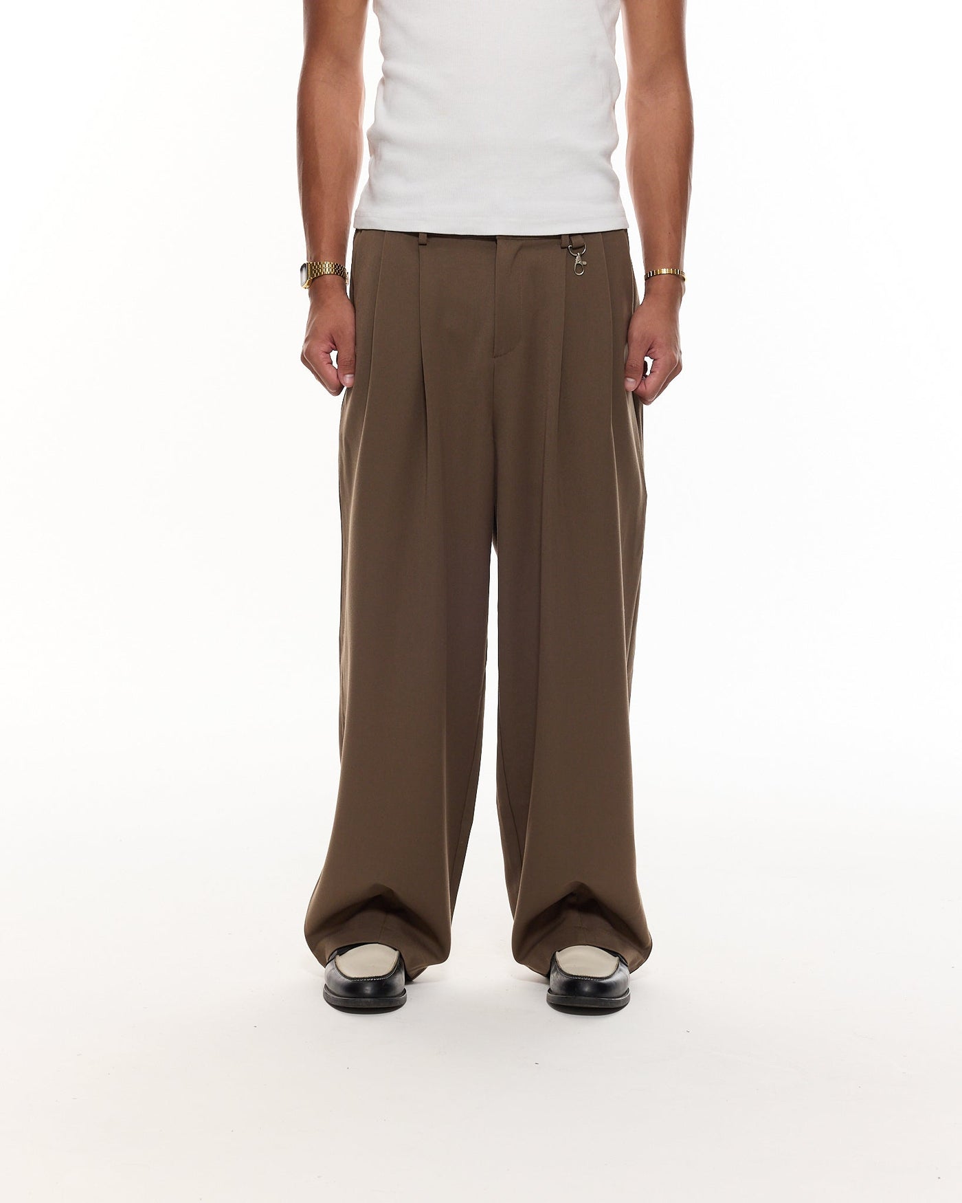PANTALON À PINCES - MARRON