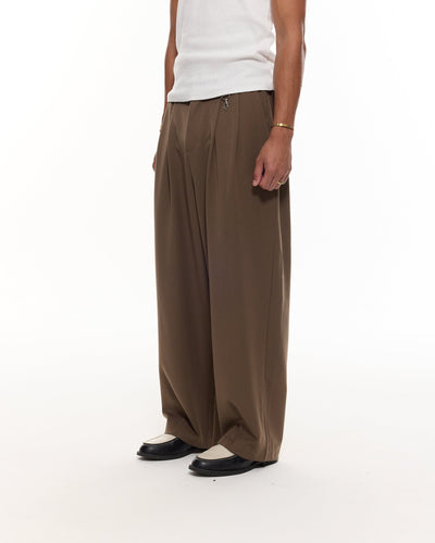 PANTALON À PINCES - MARRON